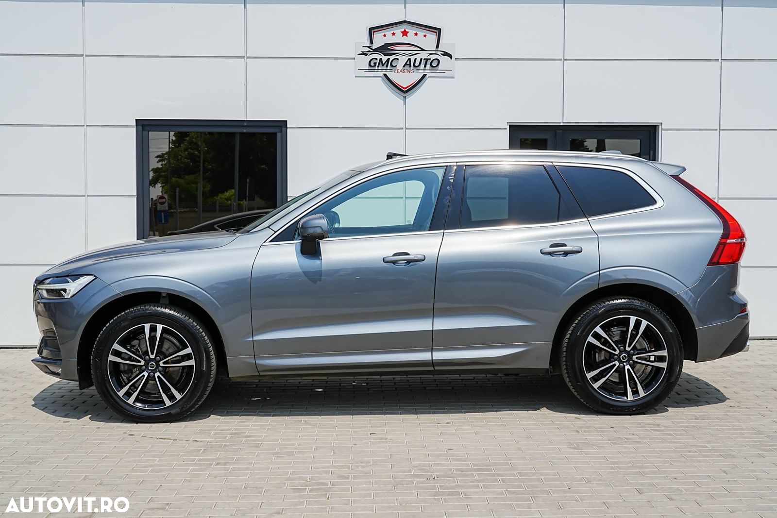 Volvo XC 60 B4 D AWD Geartronic Momentum Pro - 9