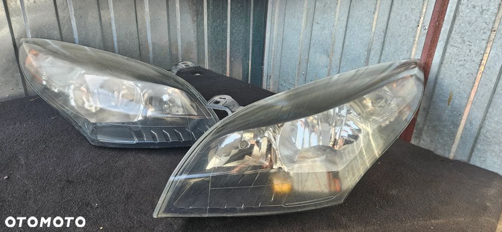 Lampa przednia lewa prawa przód reflektor przedni lewy prawy Renault Megane 3 - 1