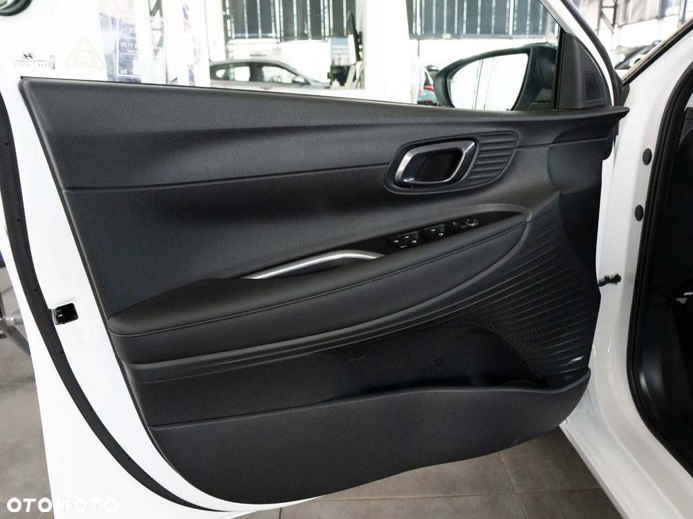 Hyundai i20 1.0 T-GDi Smart DCT - 12