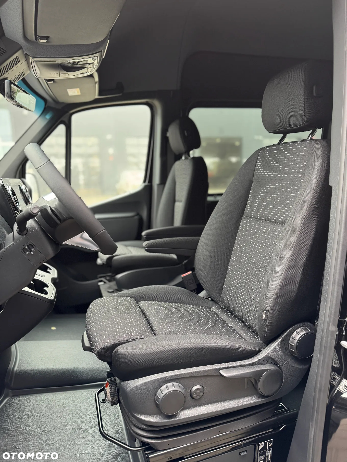 Mercedes-Benz Sprinter - 12