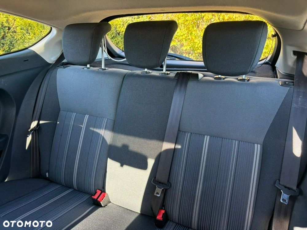 Ford Fiesta 1.25 Ambiente EU5 - 11