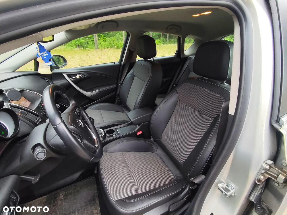 Opel Astra 1.4 Turbo Exklusiv - 18