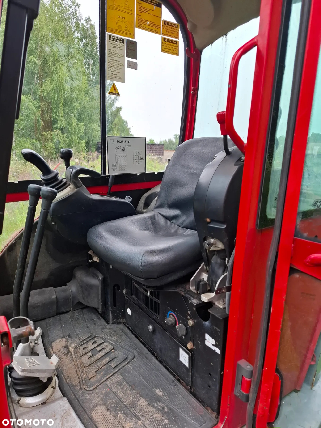 JCB 8025 - 4