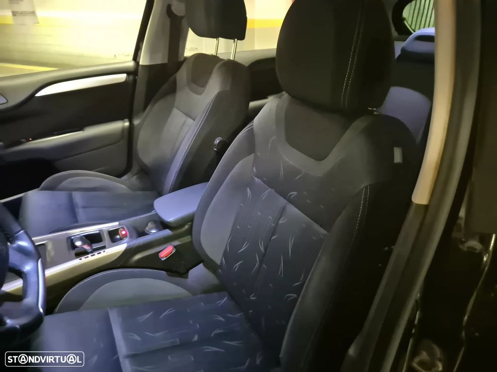 Citroën C4 e-HDi 115 ETG6 Selection - 27