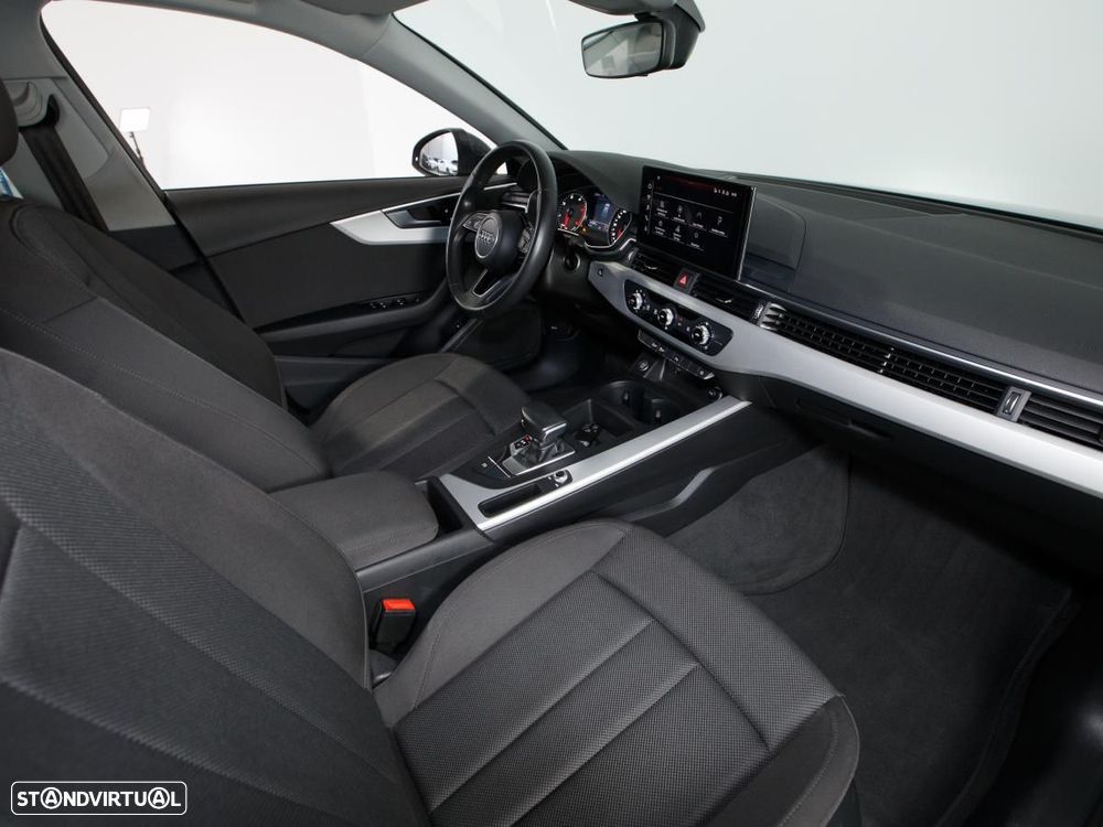 Audi A4 Avant 30 TDI S tronic - 9