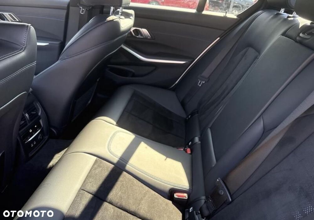 BMW Seria 3 330i M Sport sport - 14