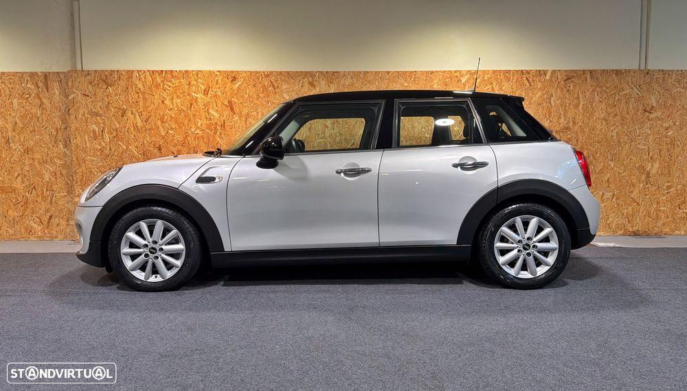 MINI 5 Portas Cooper Aut. Classic - 2