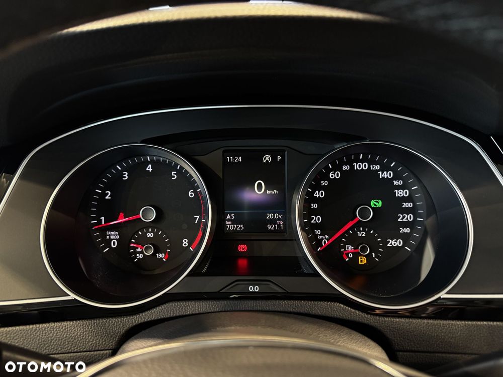 Volkswagen Passat - 23