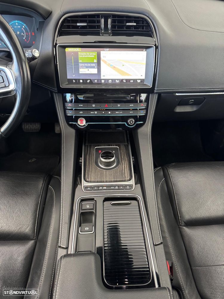 Jaguar F-Pace 20d Aut. Pure - 19