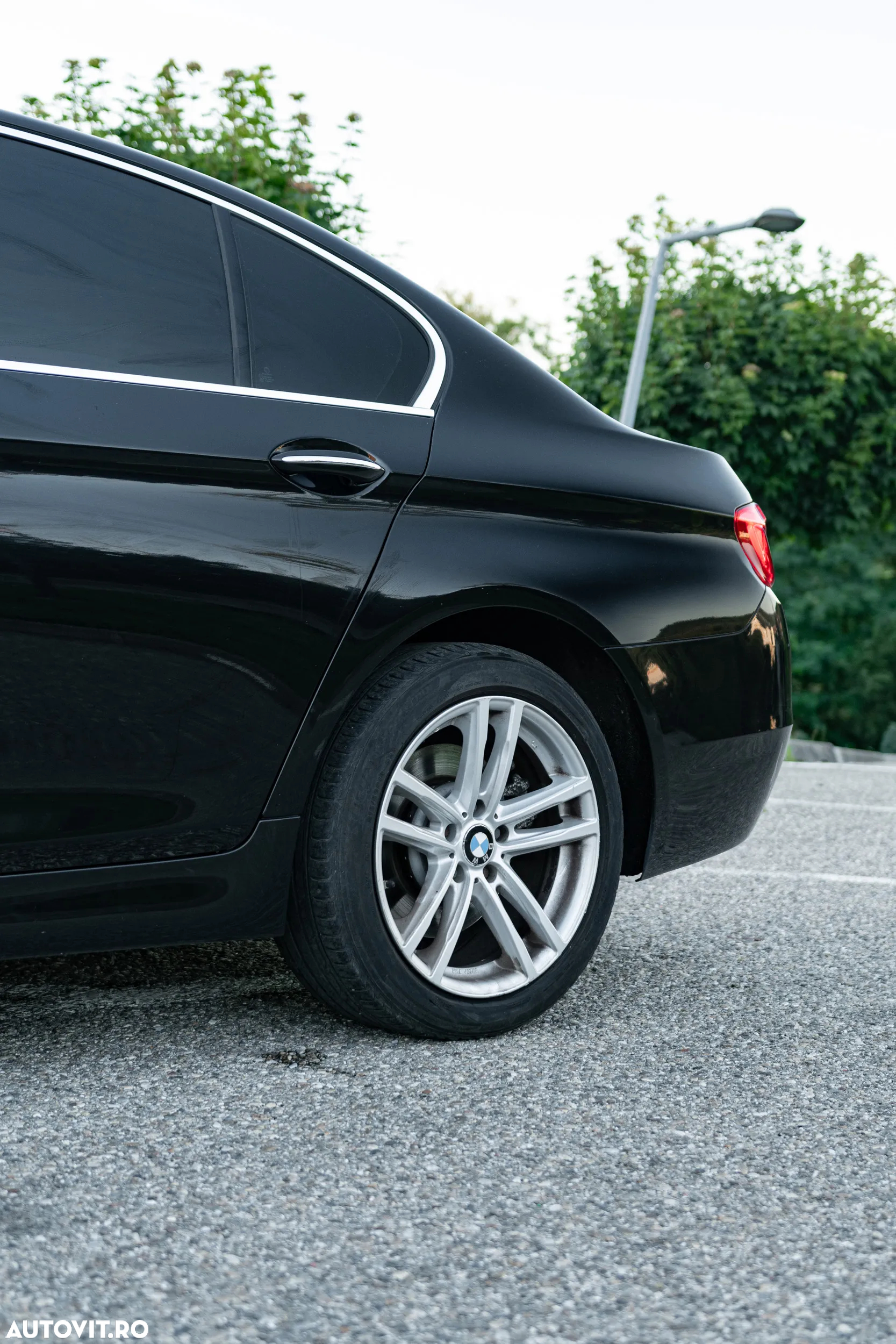 BMW Seria 5 520d xDrive - 26