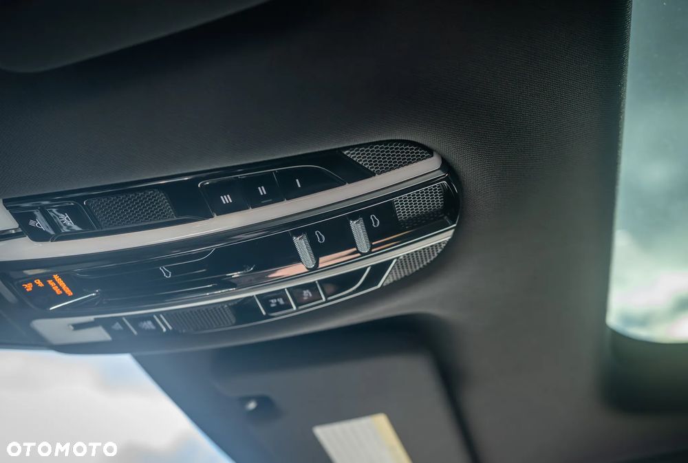 Porsche Panamera 4 - 23