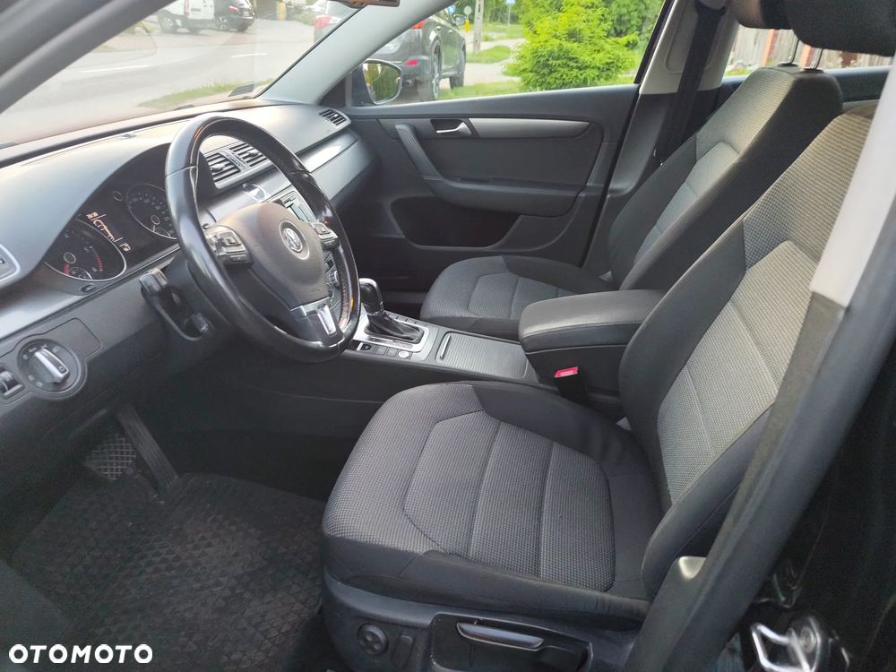 Volkswagen Passat 2.0 TDI Comfortline DSG - 17