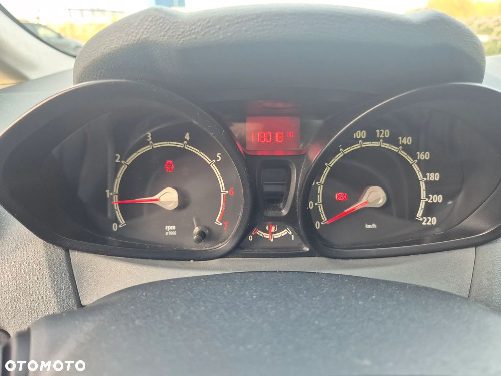 Ford Fiesta 1.25 Trend EU5 - 12