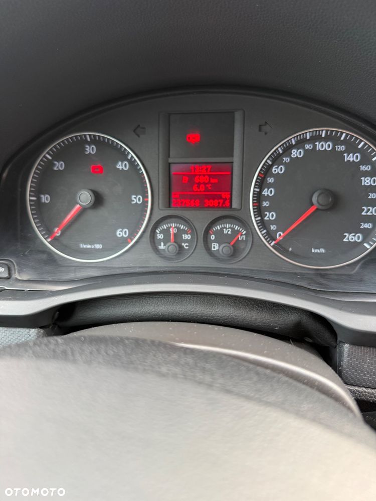 Volkswagen Golf 2.0 TDI Q-Line - 5