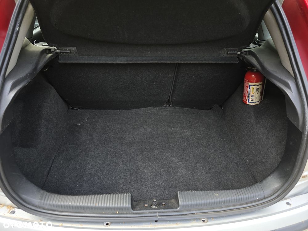 Ford Focus 1.6 Comfort - 24