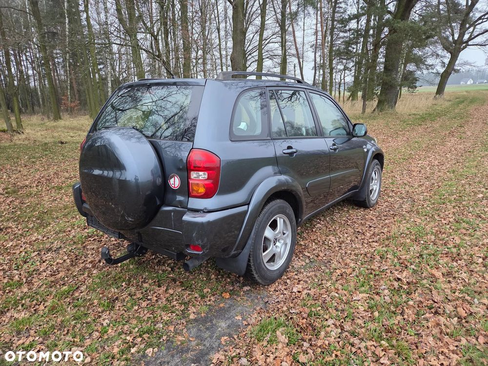 Toyota RAV4 D-4D 4x4 - 2