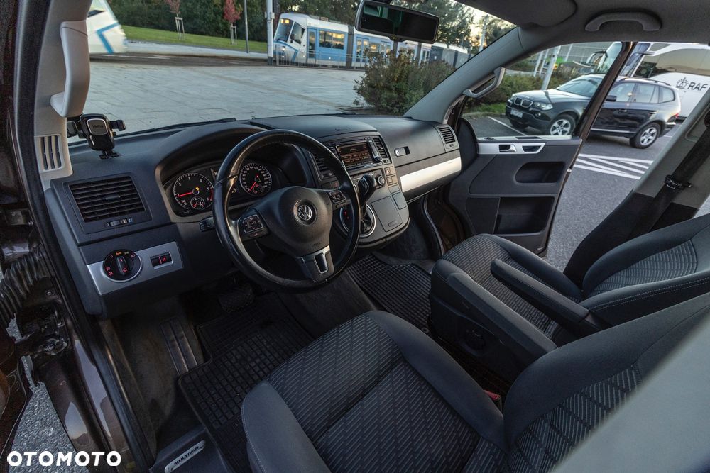 Volkswagen Multivan - 29