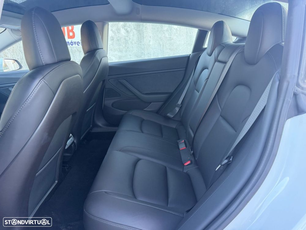 Tesla Model 3 - 12