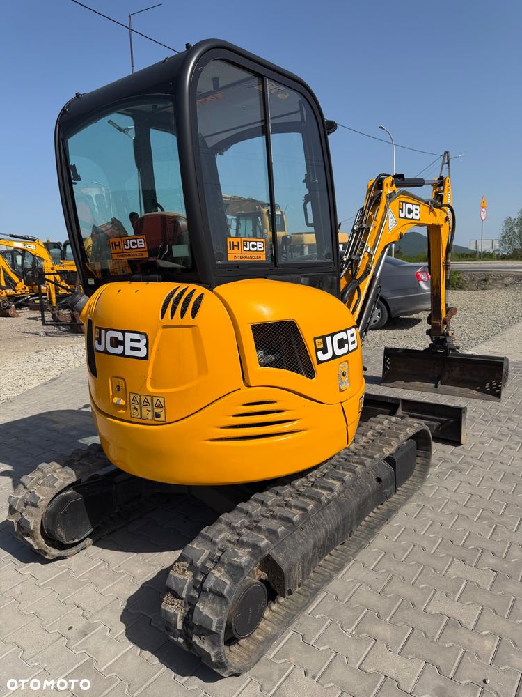 JCB 8025
