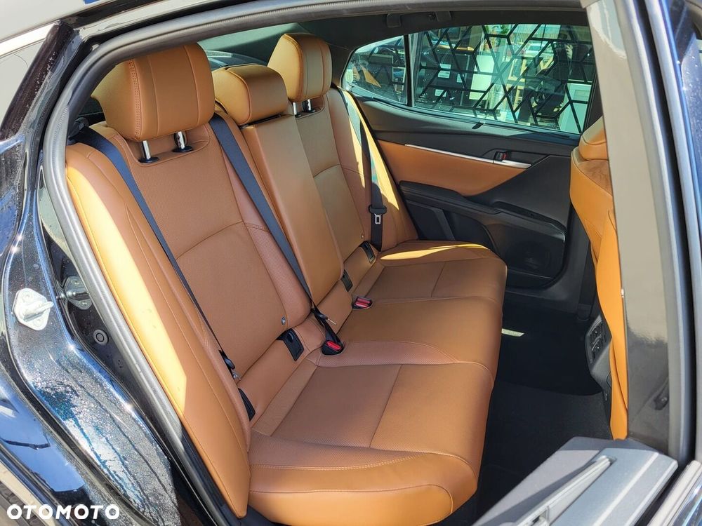 Toyota Camry - 31