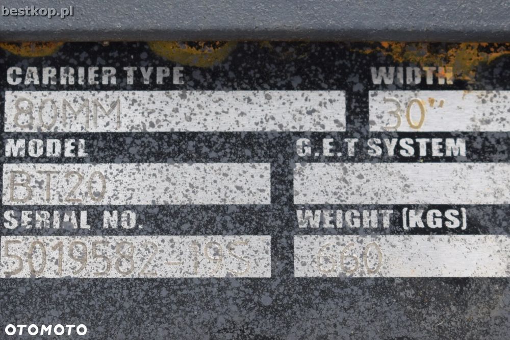 Wąska łyżka kopiąca z zębami Strickland 75 cm złącze typu Miller Ø80 - 17