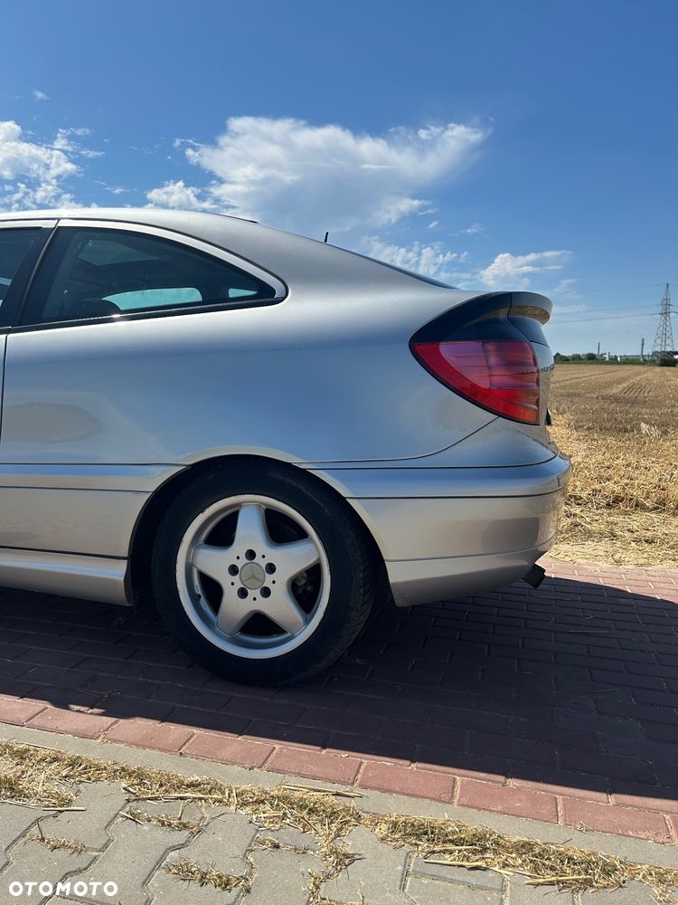 Mercedes-Benz Klasa C 180 Kompressor Automatik - 23