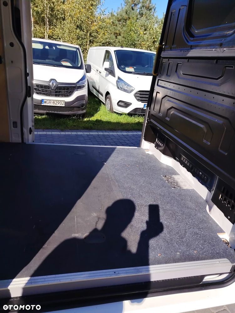 Volkswagen CRAFTER 2021 2,0 TDI 177KM AUTOMAT L2H2 DUBEL DRZWI EURO6 CENA BRUTTO VAT 23% KLIMA - 36