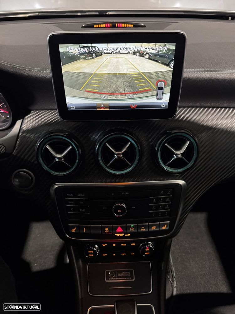 Mercedes-Benz A 45 AMG 4Matic Speedshift 7G-DCT PETRONAS 2015 World Champion Edition - 28