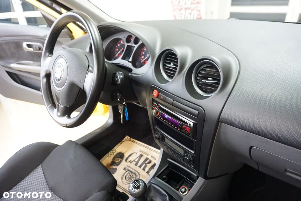 Seat Ibiza SC 1.4 16V Reference - 23