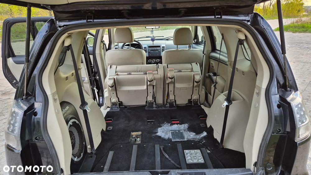 Mitsubishi Outlander - 20