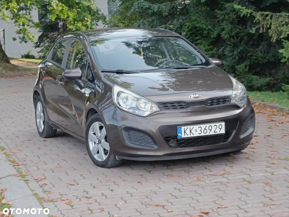 Kia Rio 1.2 M - 11