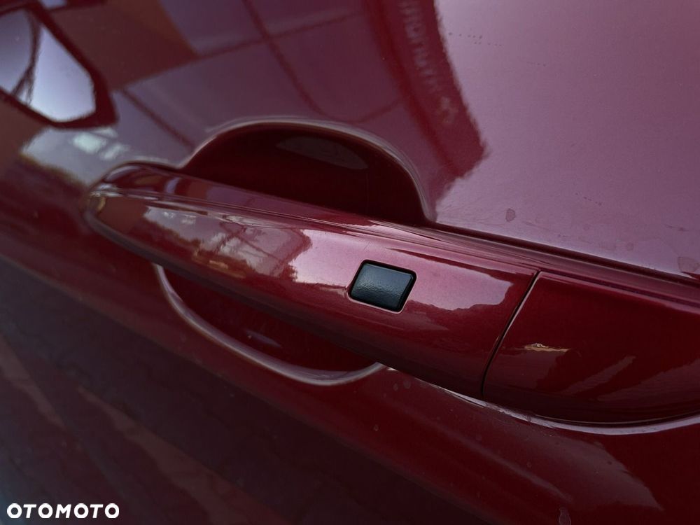 Hyundai Elantra - 12