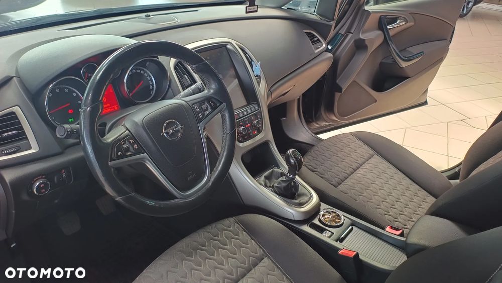 Opel Astra 1.4 T Cosmo - 24