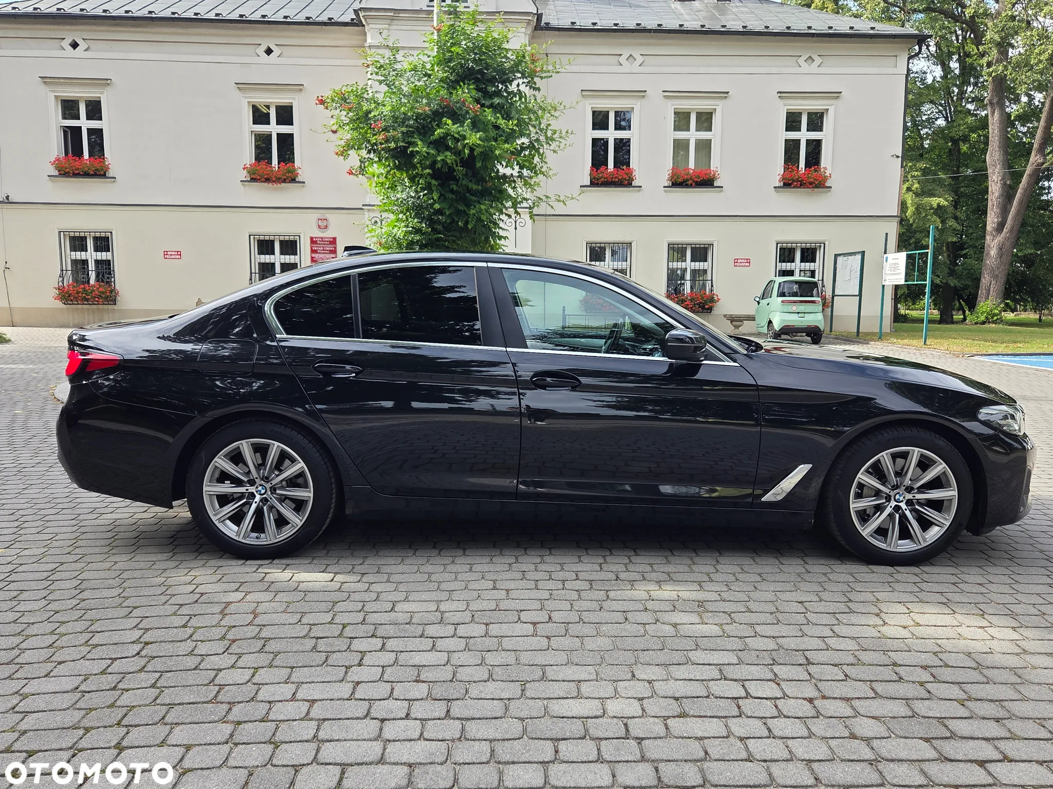 BMW Seria 5 530i xDrive - 16