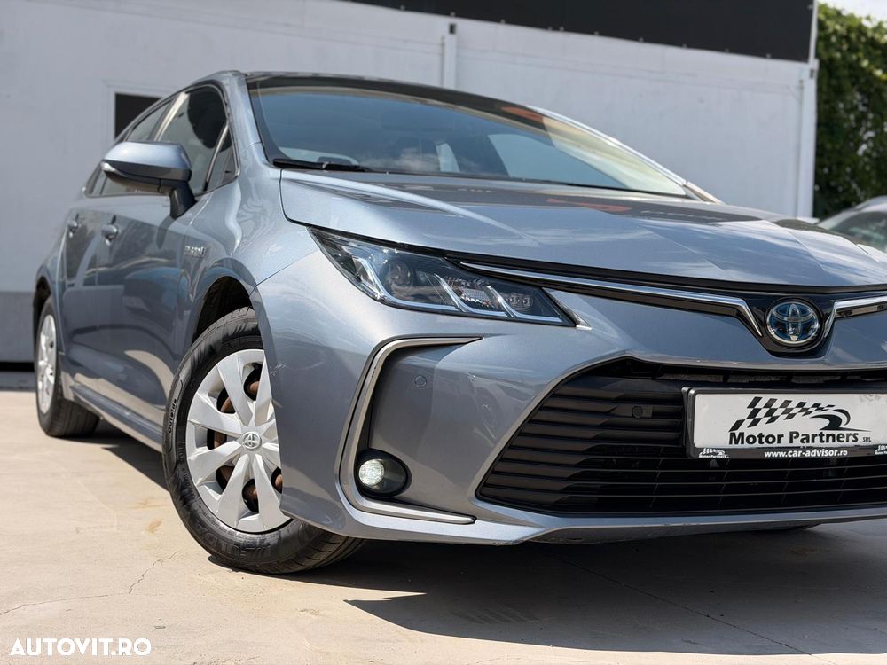 Toyota Corolla 1.8 HSD Business - 11