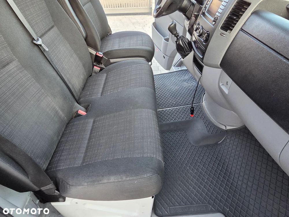 Mercedes-Benz Sprinter - 20