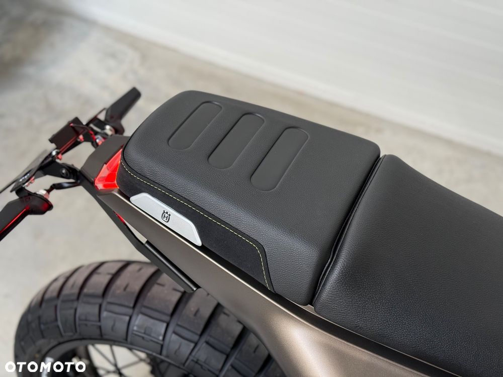 Husqvarna Svartpilen - 18