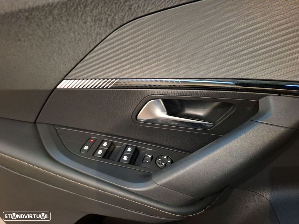 Peugeot e-2008 54 kWh Allure - 20