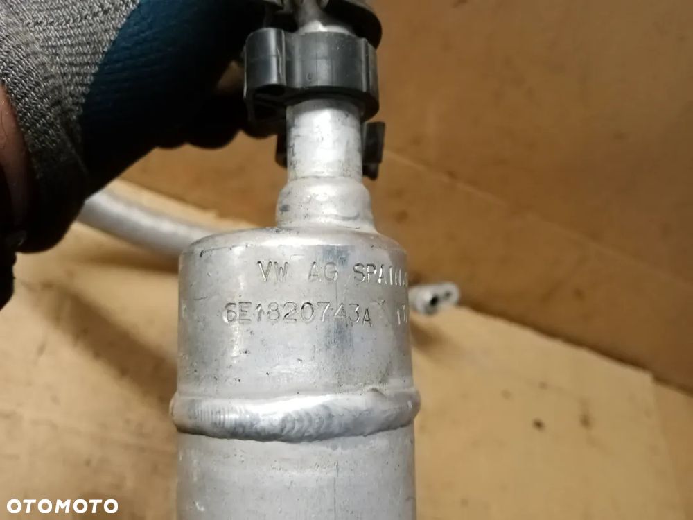 Przewód rurka klimatyzacji klimy VW Polo 6N2 1.0 MPI 6E1820743A - 9