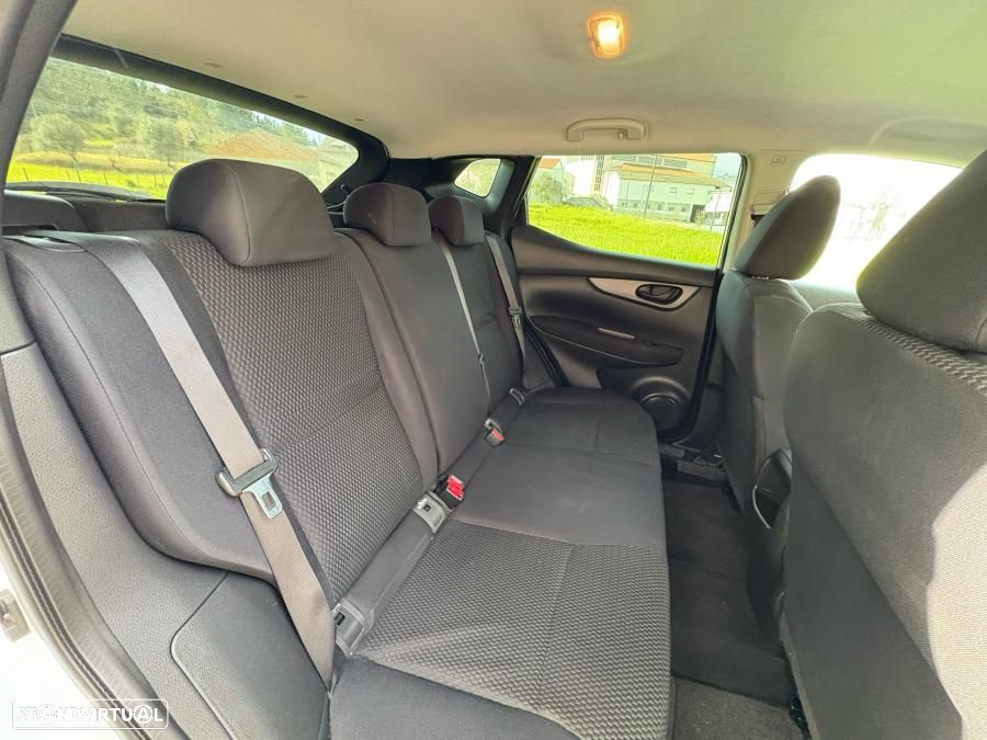 Nissan Qashqai 1.5 dCi Tekna Premium 17 - 26
