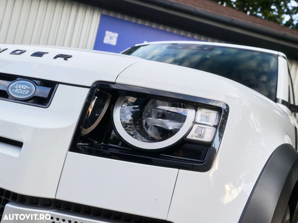 Land Rover Defender 110 2.0L D240 S - 8