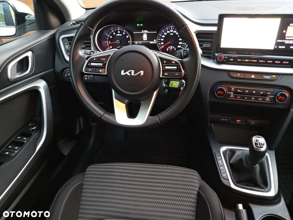 Kia Ceed 1.5 T-GDI M - 24