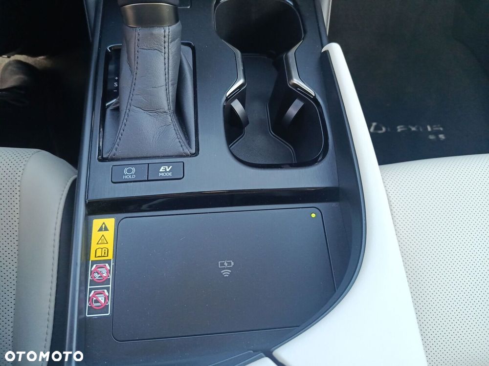 Lexus ES 300h Business Edition - 23