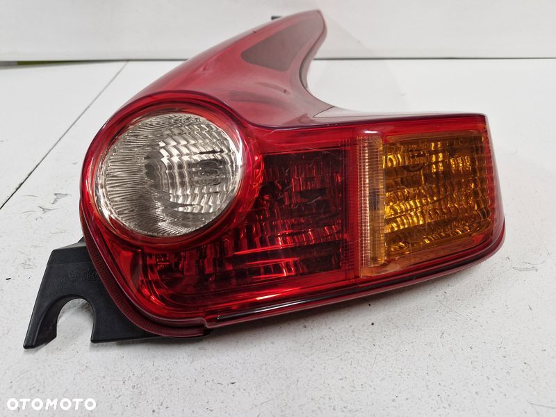 NISSAN JUKE 1 I F15 LAMPA PRAWY TYŁ PRAWA TYLNA - 3