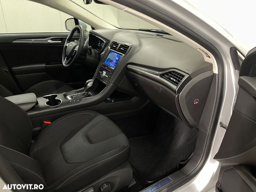 Ford Mondeo 2.0 HEV Titanium - 10