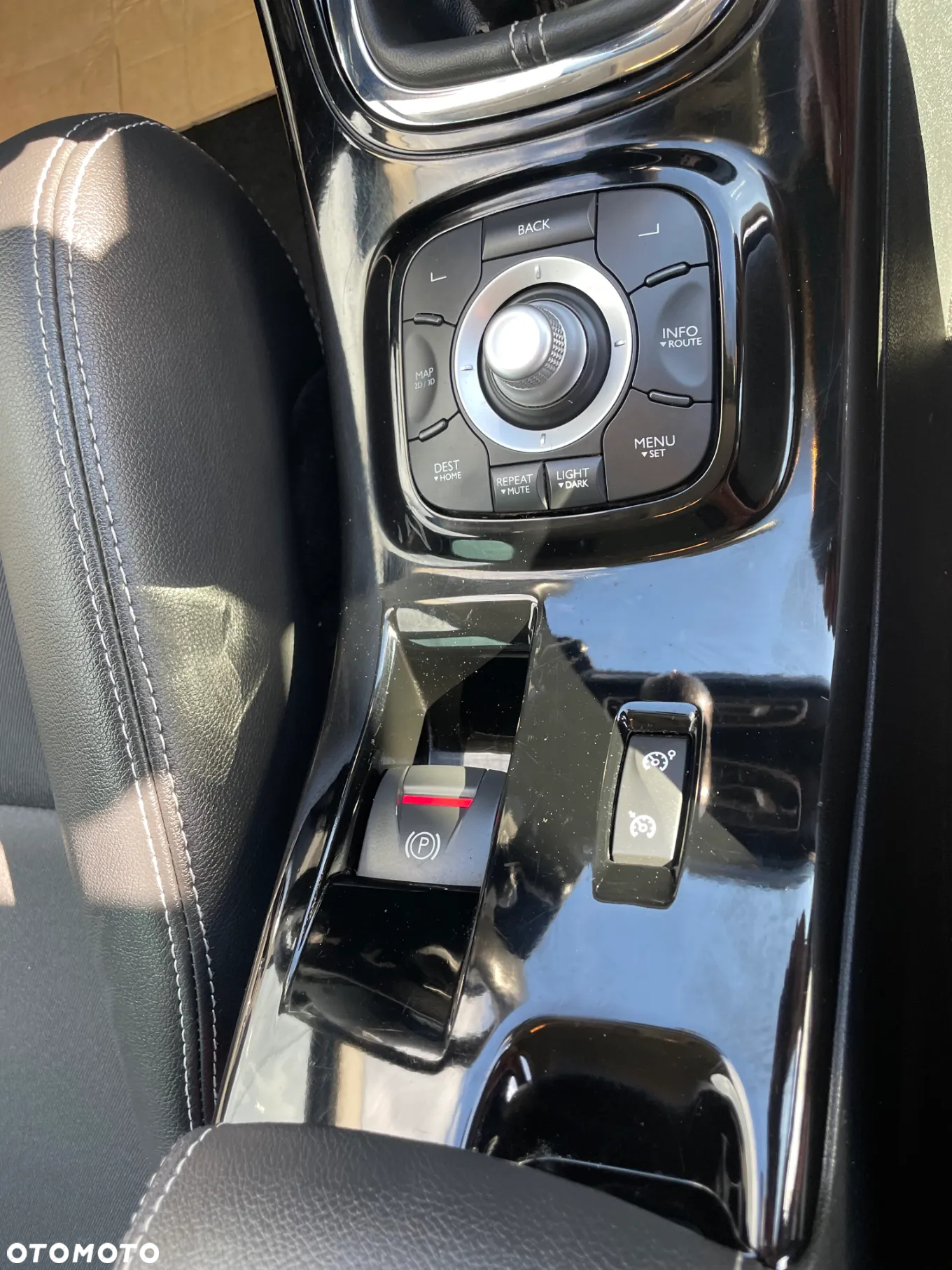 Renault Megane ENERGY TCe 115 Start & Stop Paris Business - 25