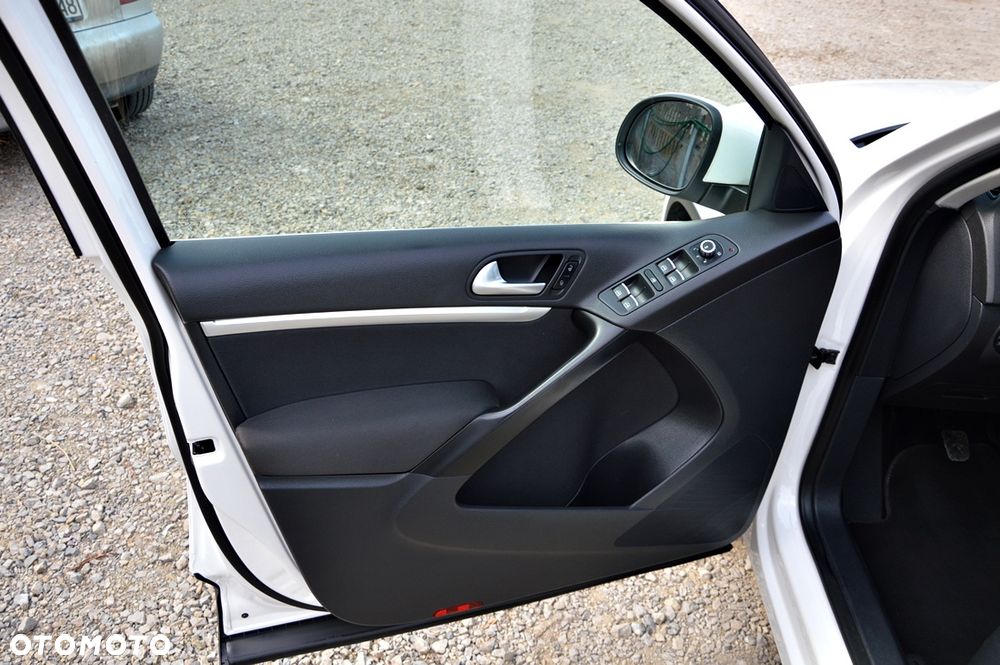 Volkswagen Tiguan - 32