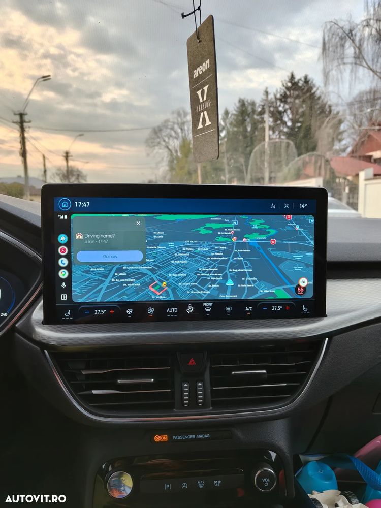 Ford Kuga 1.5 EcoBoost A8 FWD Titanium - 6