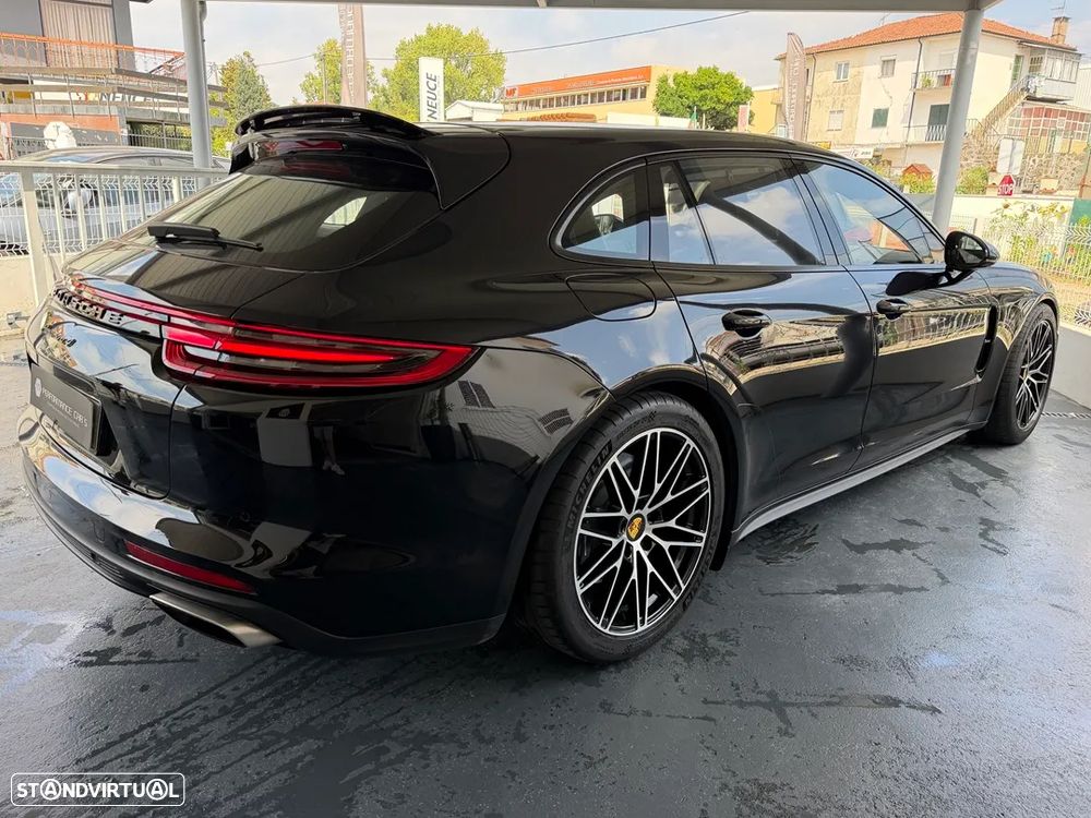 Porsche Panamera 4 E-Hybrid - 6