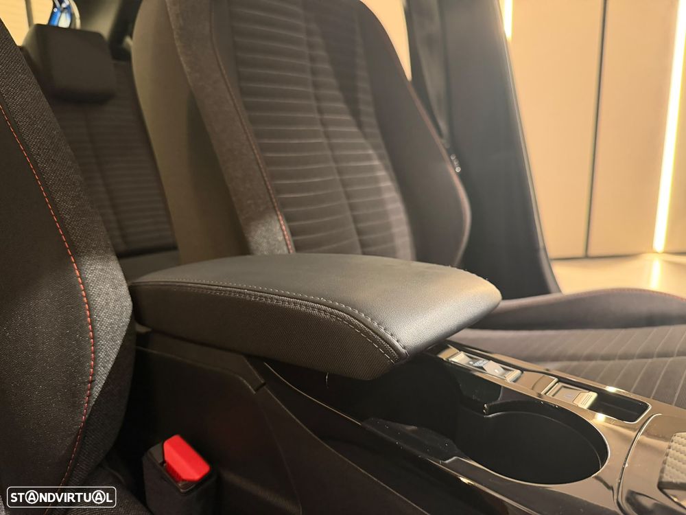 Peugeot e-208 - 51